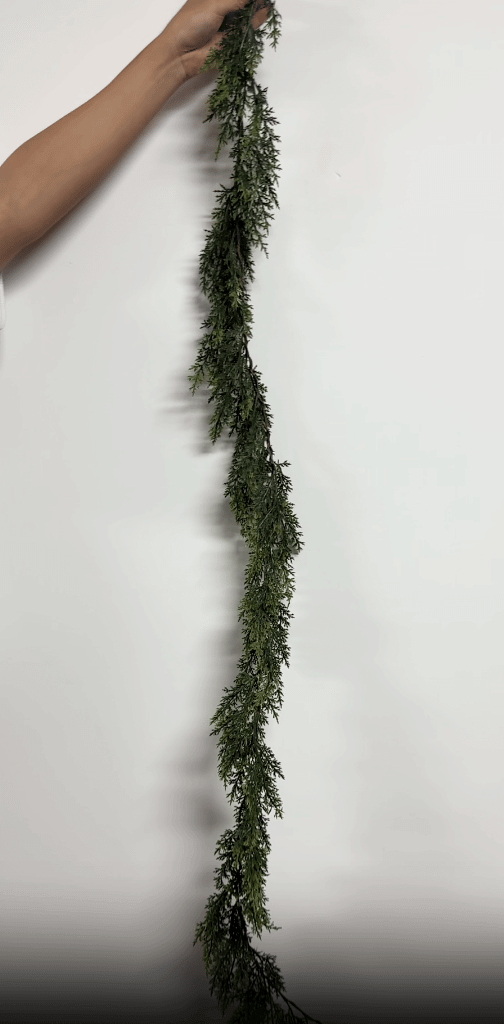 Artificial Cypress Leaf Christmas Garland (6 ft)